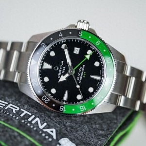 雪铁纳全新DS Action GMT Powermatic 80腕表，公价8400