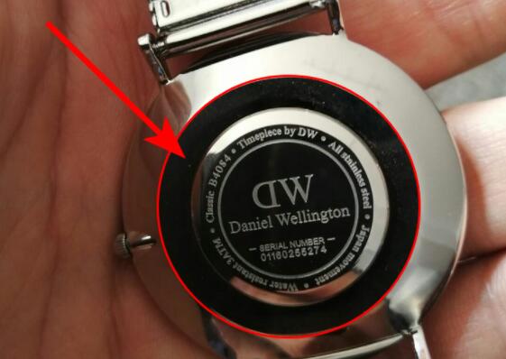 丹尼尔手表如何换电池教程（DW手表电池什么型号？）-第2张图片